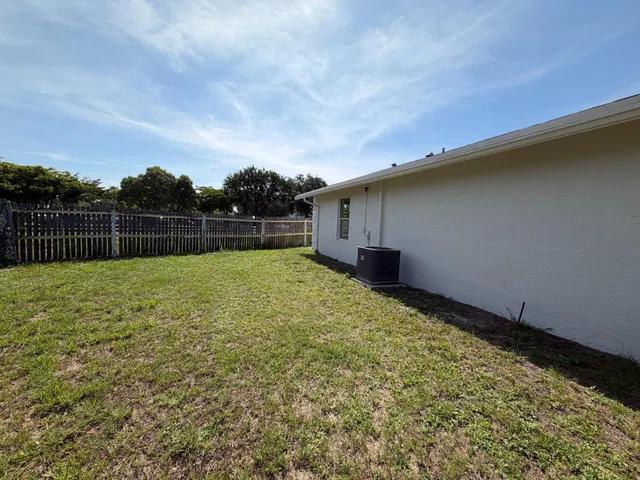 Residence photo 5
