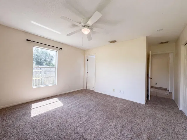Residence photo 10