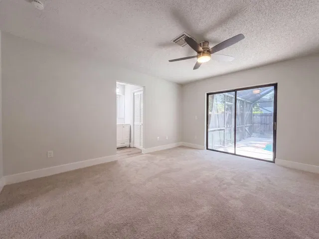 Residence photo 3