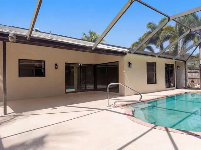 Residence photo 4