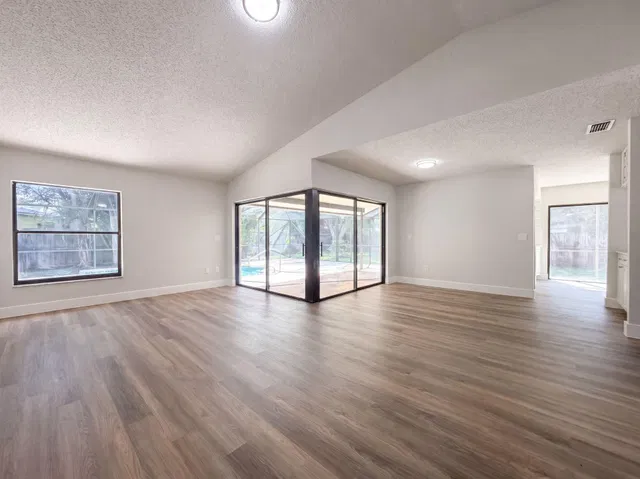 Residence photo 5