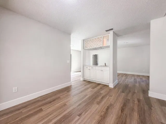 Residence photo 6
