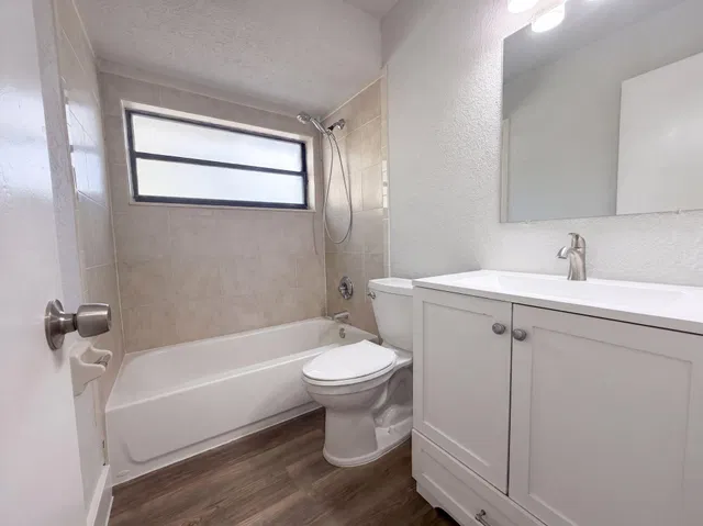 Residence photo 12