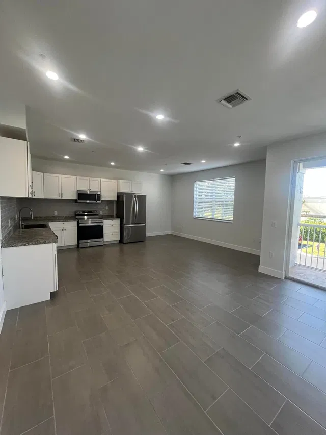 Unit 156 photo 2