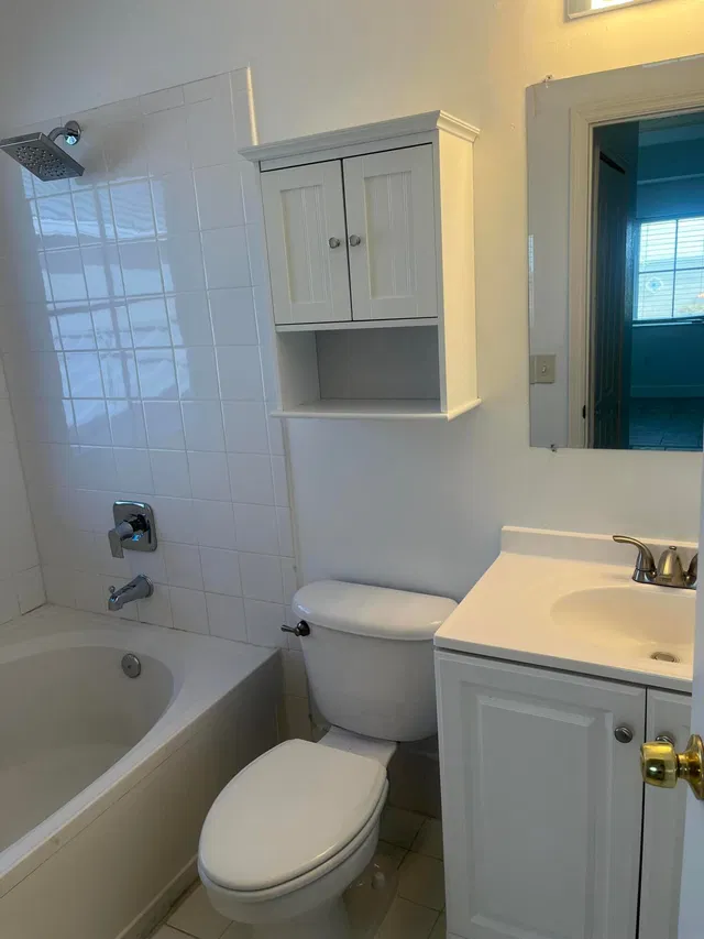 Unit 156 photo 12