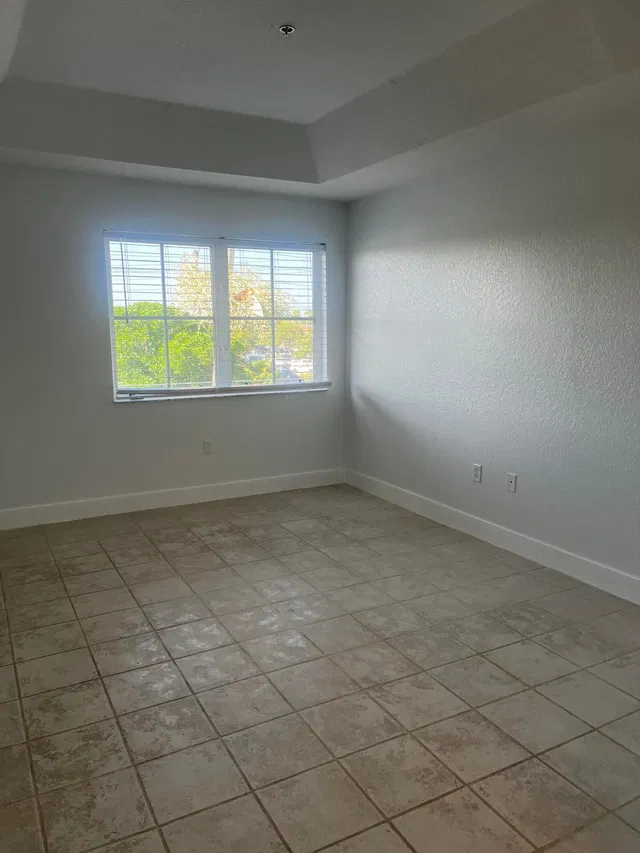 Unit 156 photo 14