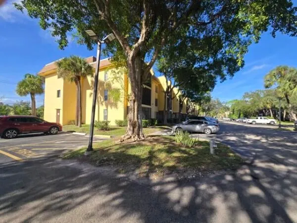 Unit 2110 photo 3