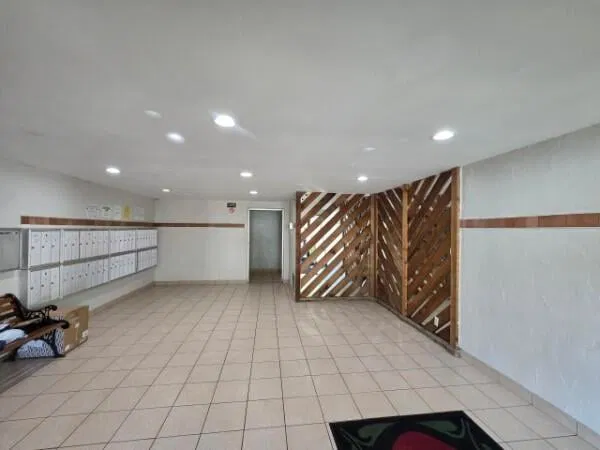 Unit 2110 photo 10