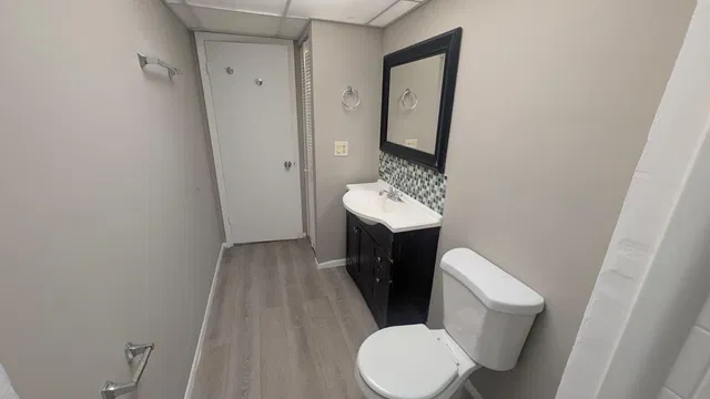 Unit 2110 photo 12