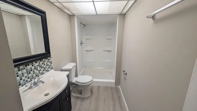 Unit 2110 photo 14