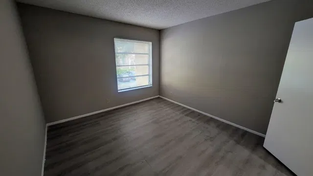 Unit 2110 photo 19
