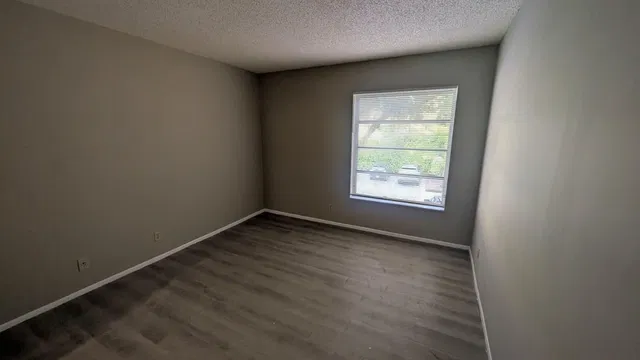 Unit 2110 photo 20