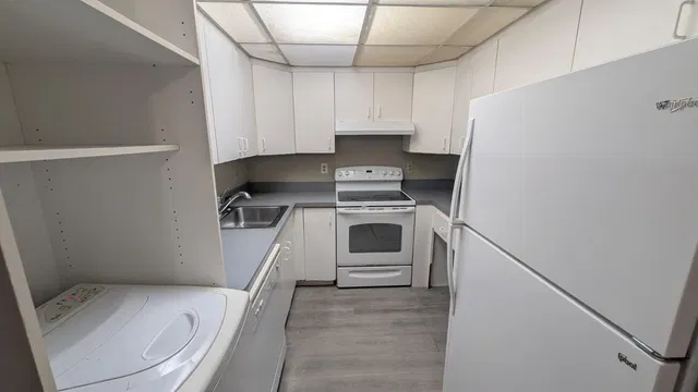 Unit 2110 photo 26