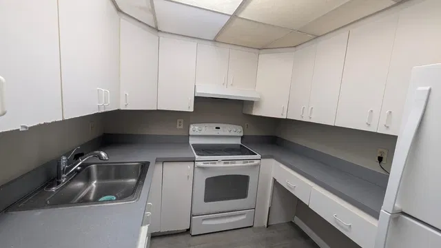 Unit 2110 photo 27