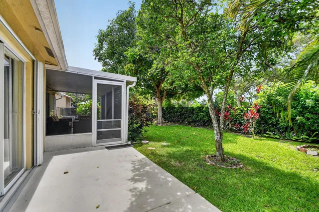  Residence photo 6