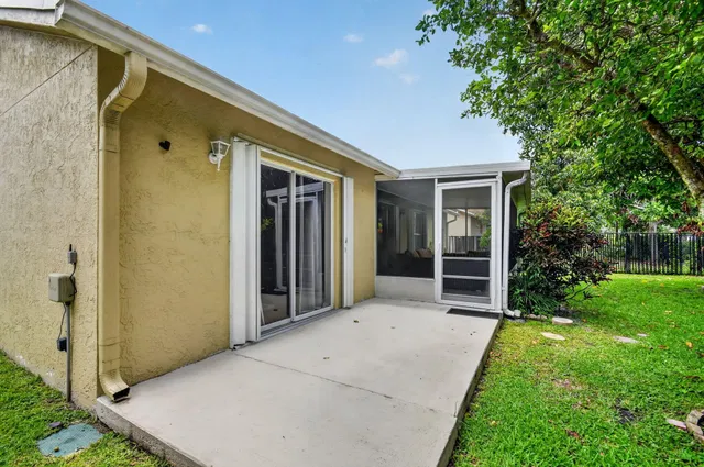  Residence photo 8