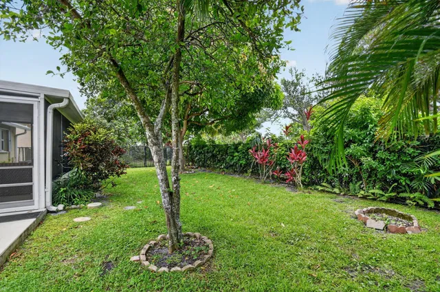  Residence photo 9