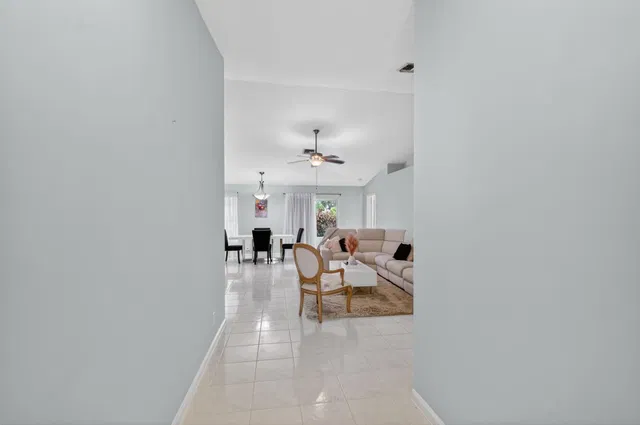  Residence photo 15