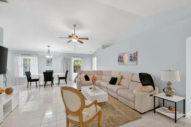  Residence photo 18