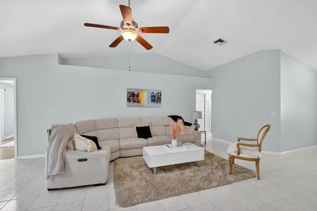  Residence photo 21
