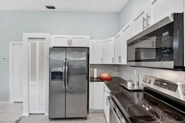  Residence photo 30