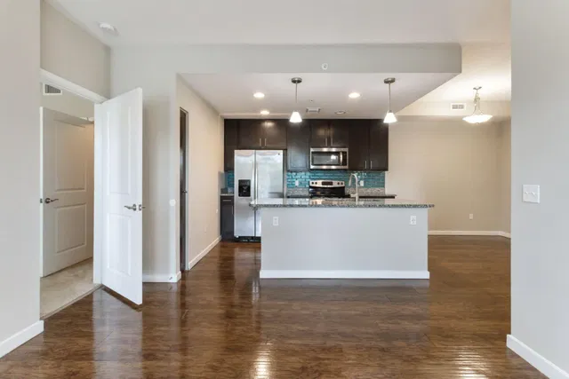 Unit 207 photo 6