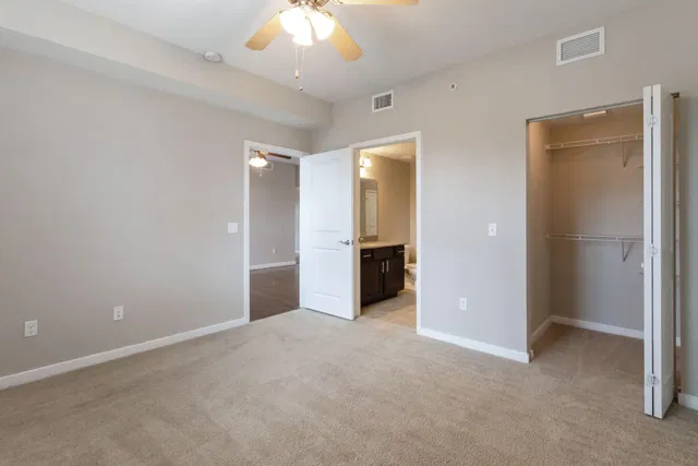 Unit 207 photo 12