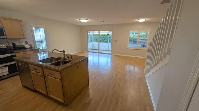  Residence photo 36