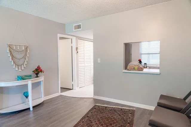 Unit 208 photo 5