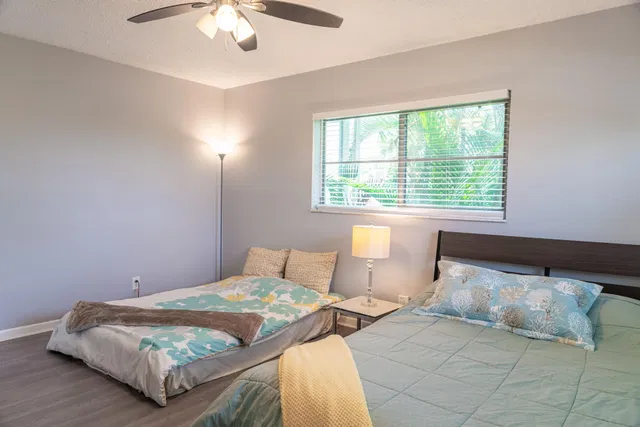 Unit 208 photo 14