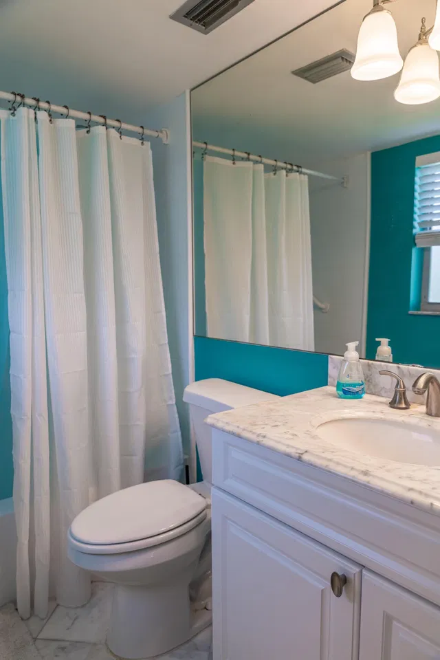 Unit 208 photo 17