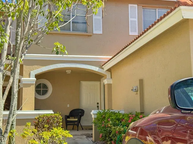 Residence photo 3