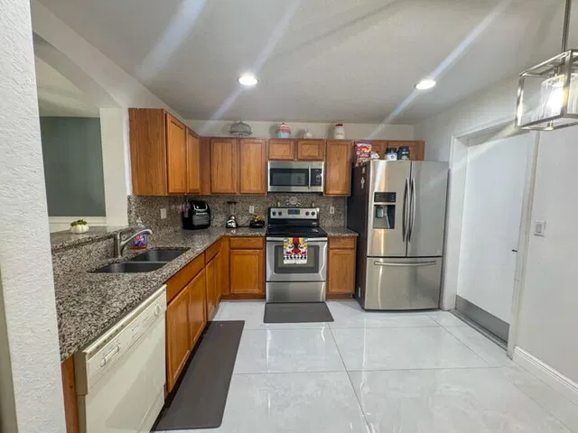 Residence photo 6