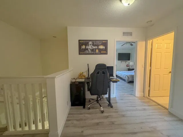 Residence photo 16