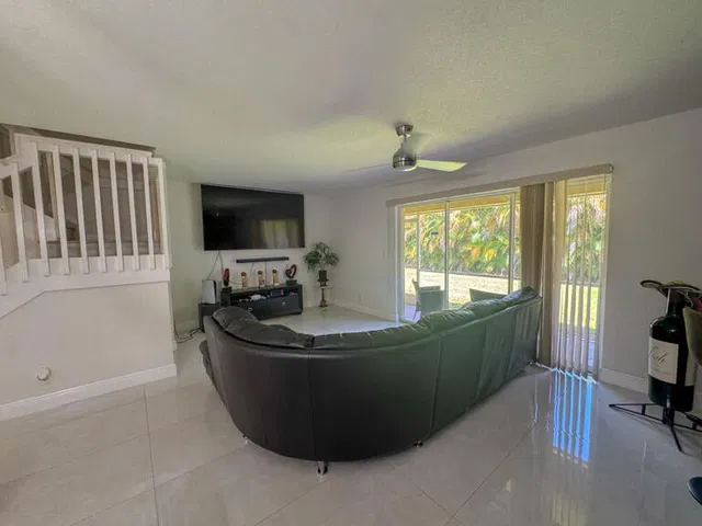Residence photo 30