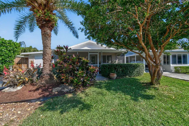 Residence photo 3