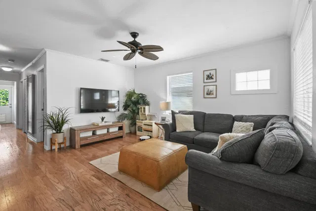 Residence photo 8