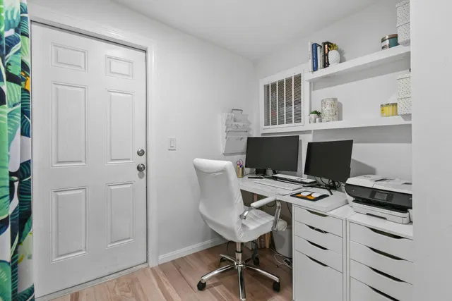 Residence photo 26