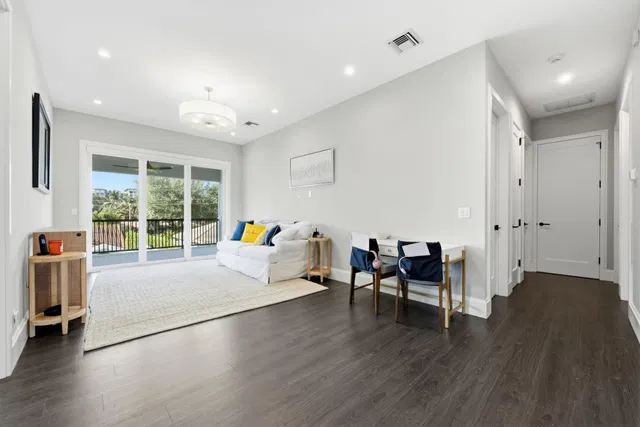 Residence photo 20