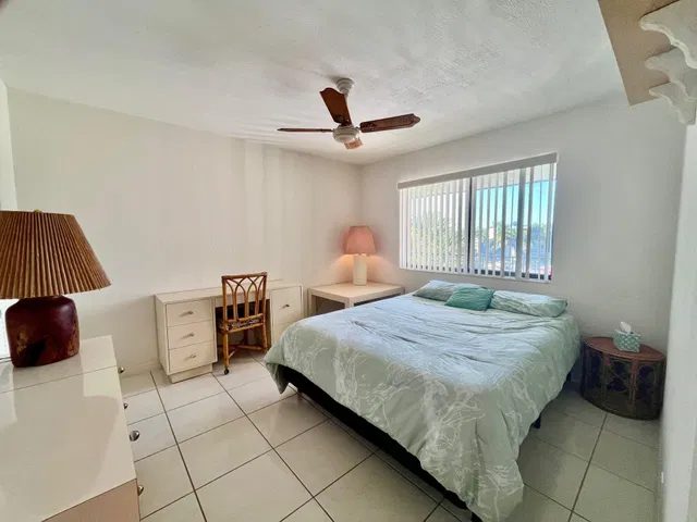 Unit 301 photo 23