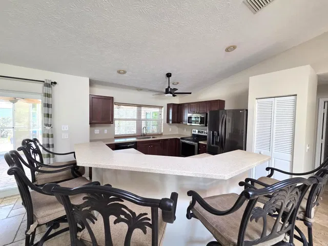 Rocky Point Residence photo 9