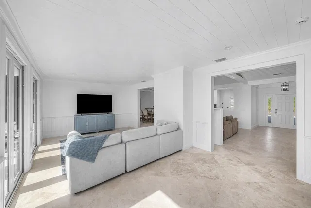 Residence photo 18