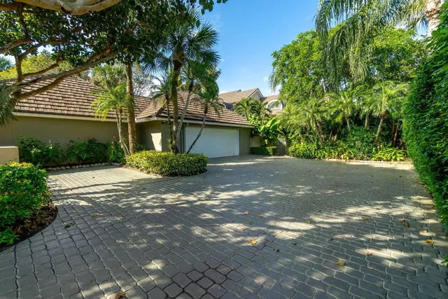 Residence photo 2