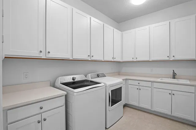 Residence photo 32