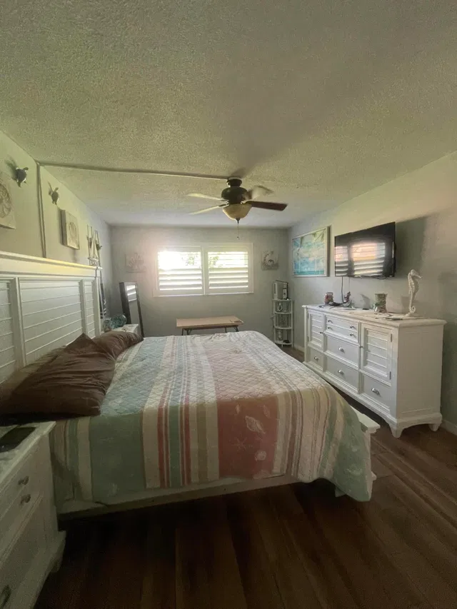 Unit 195 photo 8