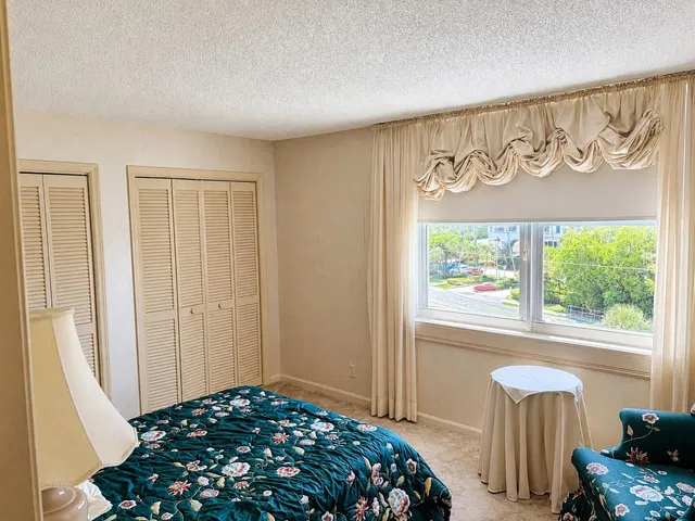 Residence photo 11
