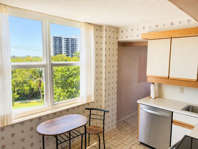 Residence photo 15