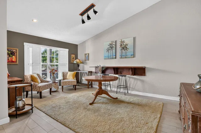 Residence photo 6