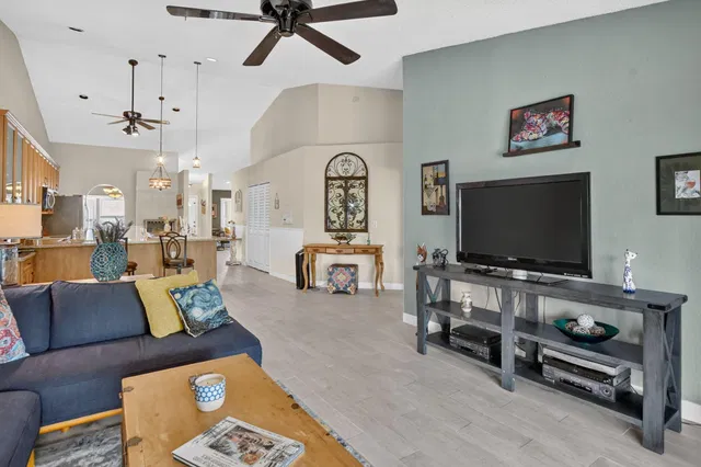 Residence photo 23