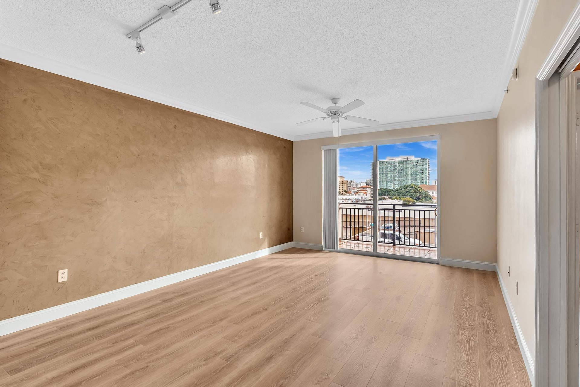 The Montecito Unit 508 photo 5